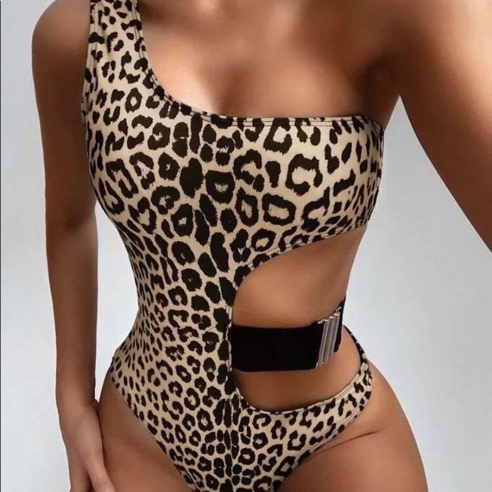 Womens small 1 piece bathing suit